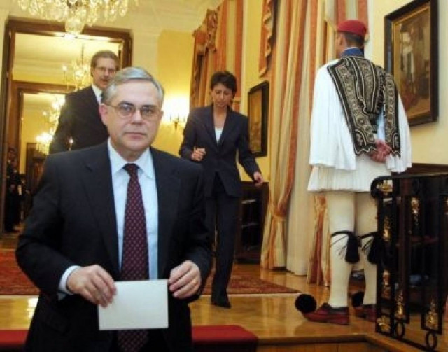 Πρόβλημα στην υποψηφιότητα Παπαδήμου σύμφωνα με πηγές από ΠΑΣΟΚ και ΝΔ