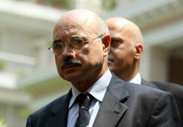 Eξηγήσεις ζητά ο Ι. Τέντες