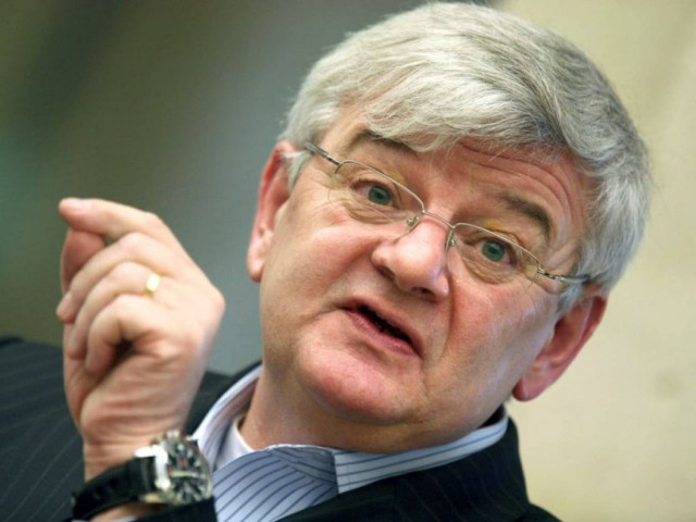 Γ. Φίσερ: Η Μέρκελ να επισκεφθεί την Ελλάδα