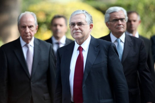 Στο Μέγαρο Μαξίμου μέχρι αργά το βράδυ ο Λ. Παπαδήμος