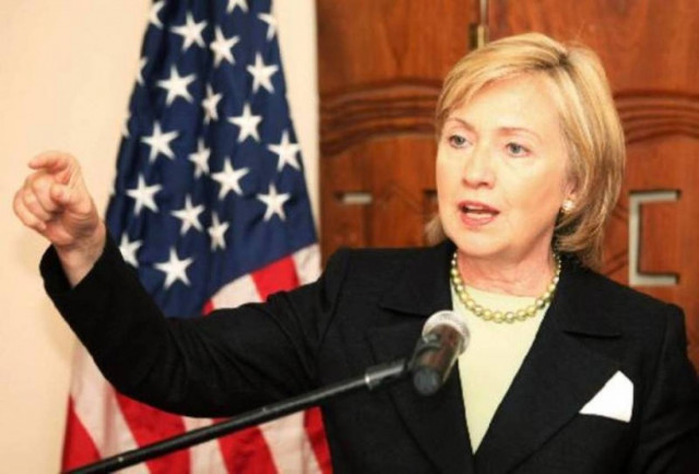 Απάντηση για πιθανή δημιουργία πυρηνικής βόμβας ζητά η Κλίντον