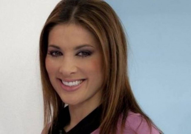 «Μανούλα» η Δήμητρα Ρουμπέση