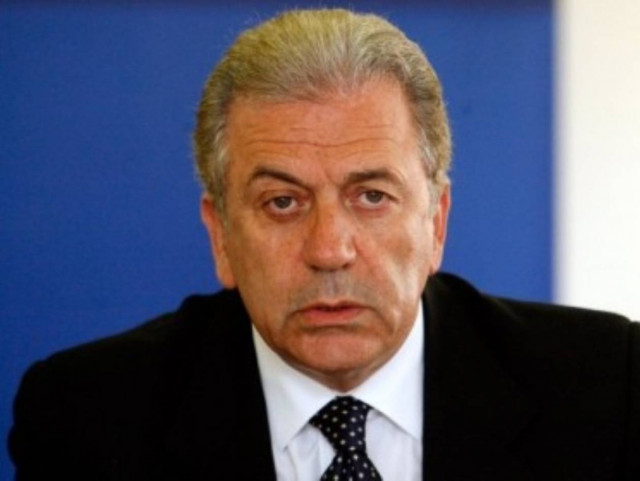 Πολιτική «διπλοπροσωπία» από Αβραμόπουλο