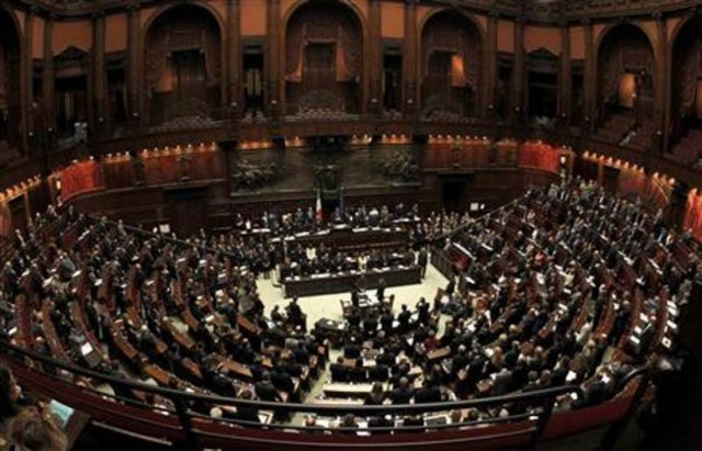 Ανοίγει ο δρόμος για την παραίτηση Μπερλουσκόνι