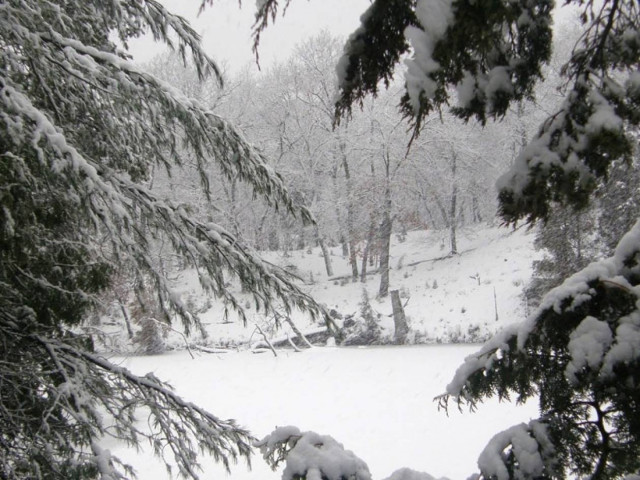 «Παγωμένη» Κυριακή με θυελλώδεις ανέμους, χιόνια και προβλήματα