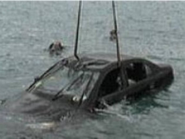 Οδηγός έχασε τη ζωή του από πτώση σε κανάλι