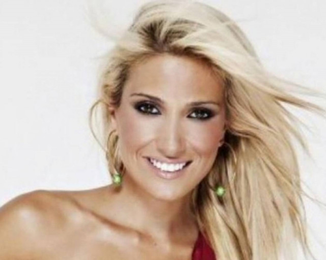 Backstage λίγο πριν την έναρξη του «Μες στην καλή χαρά»