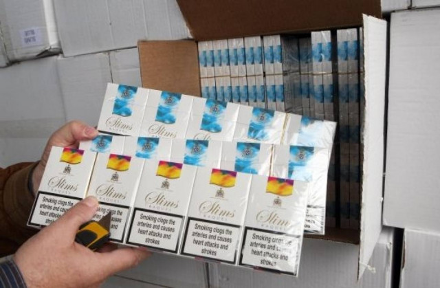 Πουλούσαν λαθραία τσιγάρα στο Χαϊδάρι