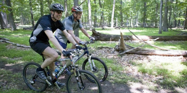Έπεσε από το ποδήλατο ο γενικός γραμματέας του ΝΑΤΟ