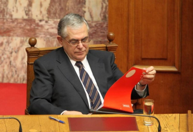 Από το μπλοκάκι του Σημίτη στο μπλοκ του Παπαδήμου