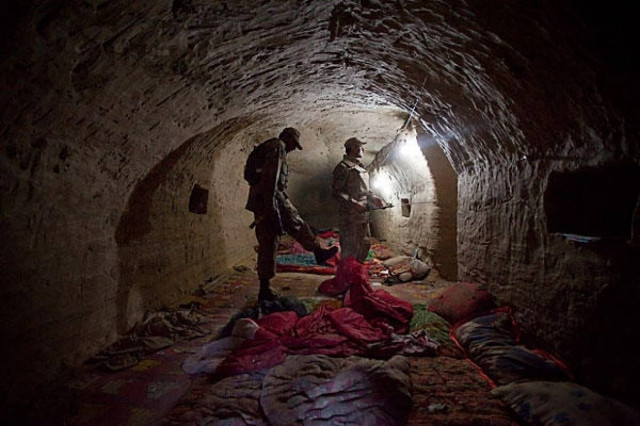 Τρεις νεκροί αντάρτες σε καταφύγιο της Αλ Κάιντα