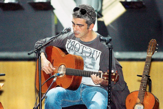 Το ρεμπέτικο τραγούδι πάει …Μέγαρο