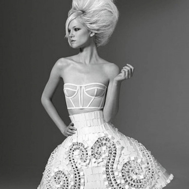 H επιστροφή του οίκου Versace στην υψηλή ραπτική