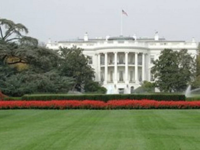 Σφαίρα έπληξε παράθυρο του Λευκού Οίκου