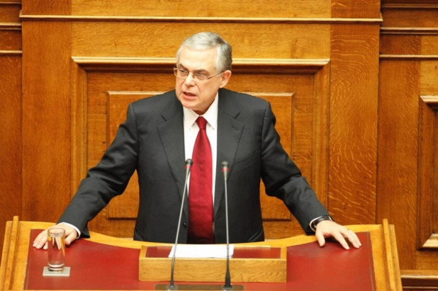 Σε εξέλιξη η συνάντηση Παπαδήμου - Νταλλάρα