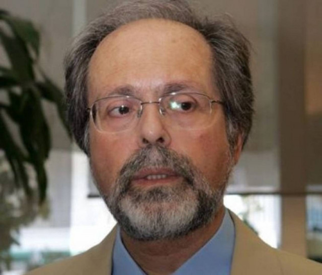 Αυγά και ξύλο στον πρώην πρύτανη Ι. Γρυσπολάκη