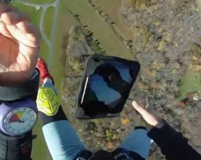 ΙPad πέφτει από τα 300 μέτρα!