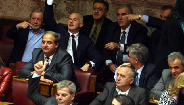 Όλοι έτοιμοι για τη «μητέρα των μαχών» στο ΠΑΣΟΚ