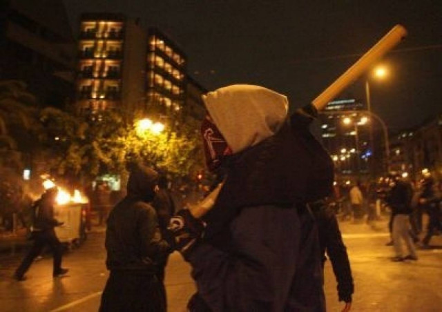 Τραυματισμοί και συλλήψεις στη πορεία για την επέτειο του Πολυτεχνείου