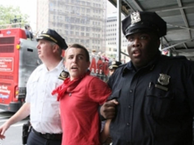 Συλλήψεις διαδηλωτών του κινήματος «Καταλάβατε την Γουόλ Στριτ»