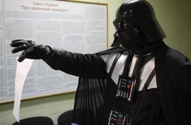 Ο Νταρθ Βέιντερ «παρκάρει» στην Οδησσό