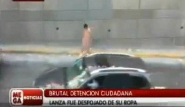 Λιθοβόλησαν τον ληστή και τον άφησαν γυμνό