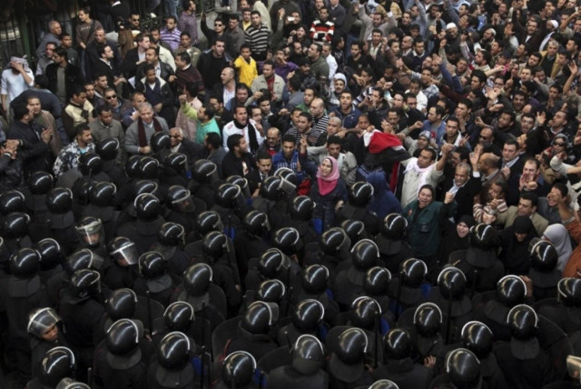 Ένας νεκρός και 676 τραυματίες στην Αίγυπτο