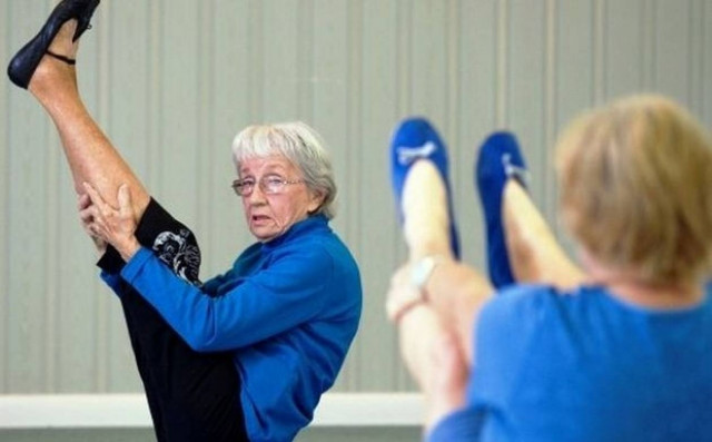 Δασκάλα γιόγκα, ετών 91