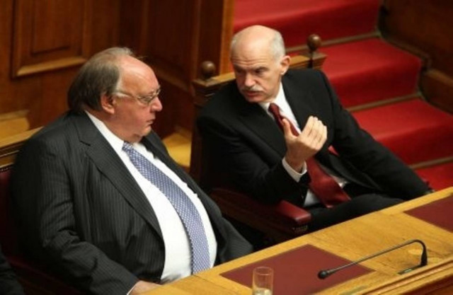 Νέες επαφές Παπανδρέου για την επόμενη μέρα