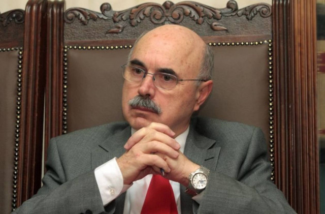 «Μαχαίρι» στα ειδικά προνόμια της ΕΡΤ