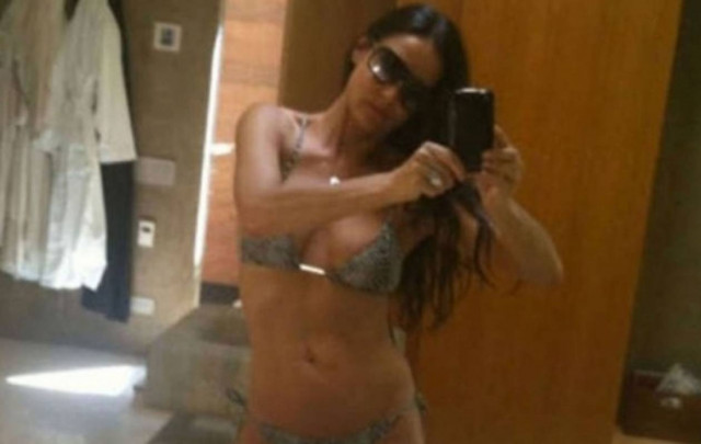 H Demi και τα ερωτικά τρίγωνα