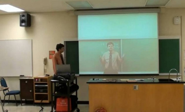 Καθηγητής κάνει απίστευτο τρικ