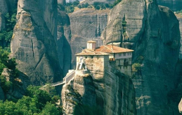 Τραγωδία με 64χρονο που φωτογράφιζε τα Μετέωρα