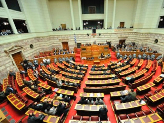 Πρόταση να παραμείνει ανοικτή η Βουλή μέσα στις Γιορτές