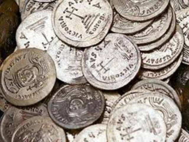 Έκρυβε στο φορτηγό του αρχαία αντικείμενα και νομίσματα