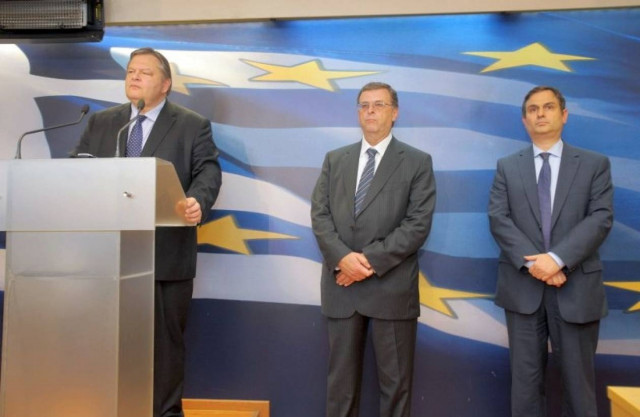 O Σαχινίδης... επαίρεται για την πολιτική του Μνημονίου