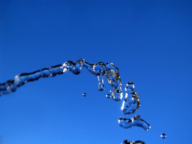 Το νερό που τους κάνει... γκέι!