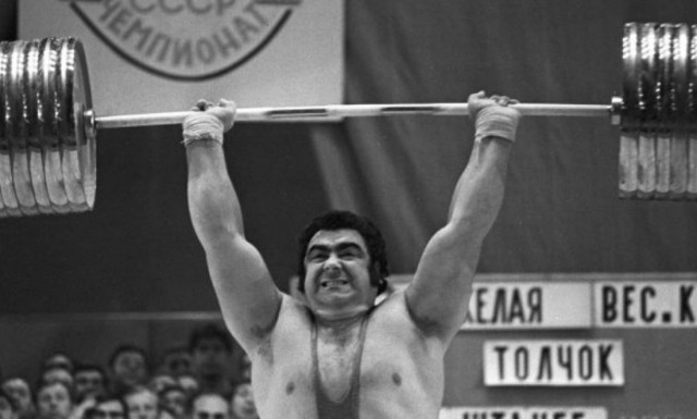 Πέθανε ο θρυλικός αρσιβαρίστας Αλεξέγεφ