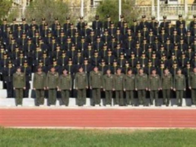 ΣΟΚ! O ύμνος της 21ης Απριλίου στη Σχολή Ευελπίδων!