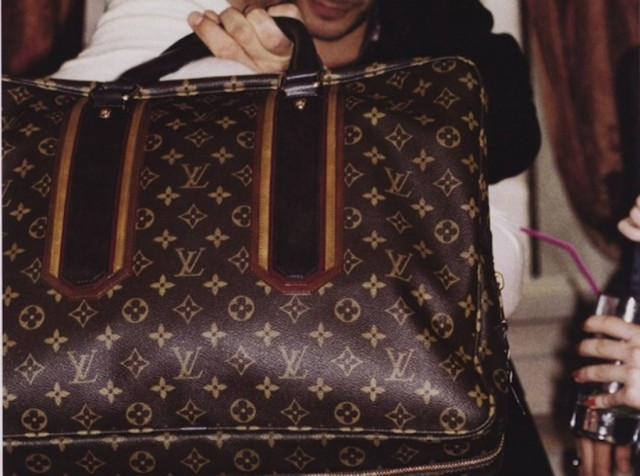 Μασκοφόροι κλέβουν Louis Vuitton αξίας €300.000 στο Παρίσι
