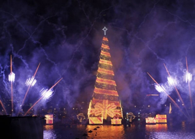 Χριστουγεννιάτικο δέντρο – υπερπαραγωγή στη Βραζιλία