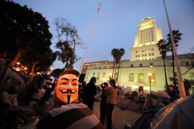 Ολονύκτιες συγκρούσεις στο Λος Άντζελες