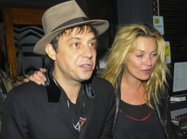 H Kate Moss είναι και πάλι λιώμα