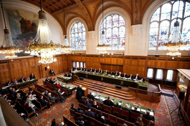 Το «σκοπιανό» βραδυφλεγής βόμβα στα χέρια του Παπαδήμου