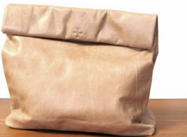 Κλασικά και αγαπημένα: η τσάντα clutch