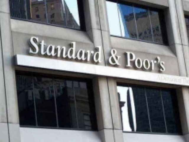 Αρνητική προοπτική αξιολόγησης για τη Γαλλία εξετάζει η S&P