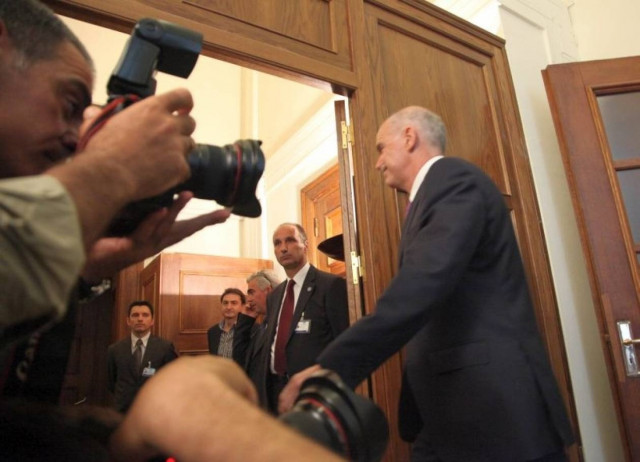 Έκτακτη σύσκεψη Παπανδρέου με τους συμβούλους του