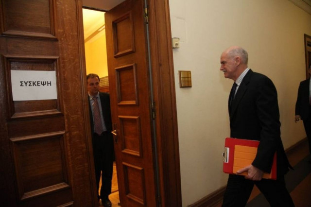 «Άτυπο υπουργικό» του ΠΑΣΟΚ υπό τον Γ. Παπανδρέου