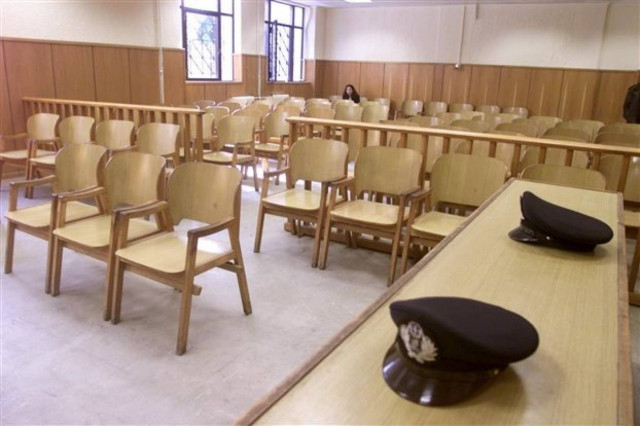 Εκτός εφεδρείας 5.600 δικαστικοί υπάλληλοι