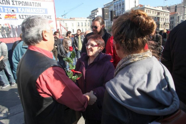 Αλ. Παπαρήγα: «Ο λαός ξέρει με ποιους έχει να κάνει»